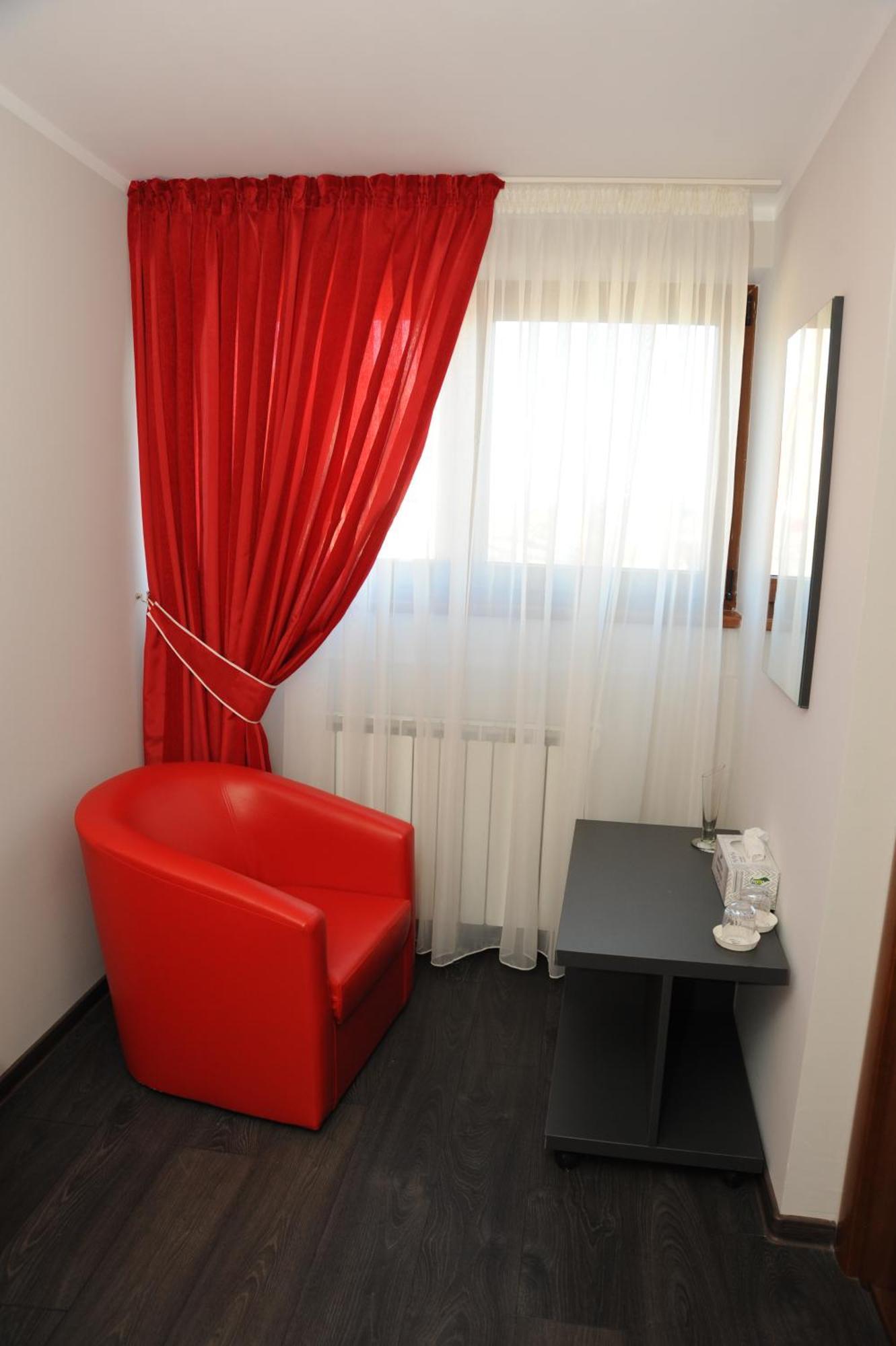 Castelul De Smarald Bed & Breakfast Pangaracior Luaran gambar