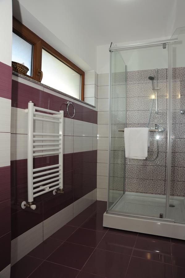 Castelul De Smarald Bed & Breakfast Pangaracior Luaran gambar